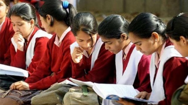 নতুন শিক্ষাবর্ষে স্কুলে ভর্তি : প্রধান শিক্ষকরা পরীক্ষার পক্ষে | ভর্তি নিউজ 