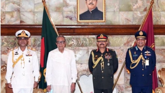 করোনা মোকাবিলায় সশস্ত্র বাহিনীর ভূমিকার প্রশংসা | বিবিধ নিউজ 