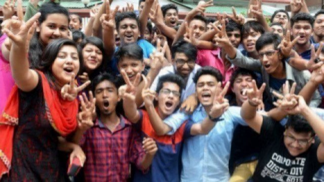 এইচএসসির ফল চ্যালেঞ্জ : রিভিউয়ে ফল বদলালো হাতেগোনা কয়েকজনের