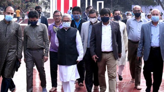 স্বাস্থ্যবিধি মেনে শহীদ দিবস পালনের আহ্বান ঢাবি উপাচার্যের 