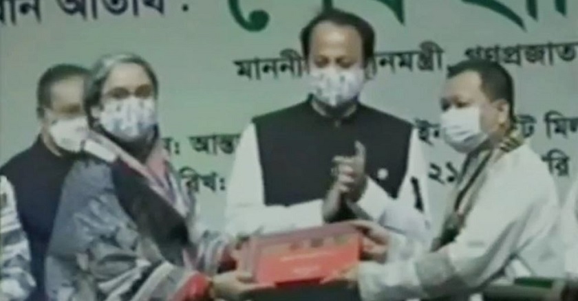 হল খোলার আন্দোলন প্রত্যাহার করল ঢাবি শিক্ষার্থীরা | বিশ্ববিদ্যালয় নিউজ 