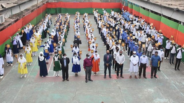 ৪০০ শিক্ষার্থীকে বাংলা অভিধান উপহার | স্কুল নিউজ 