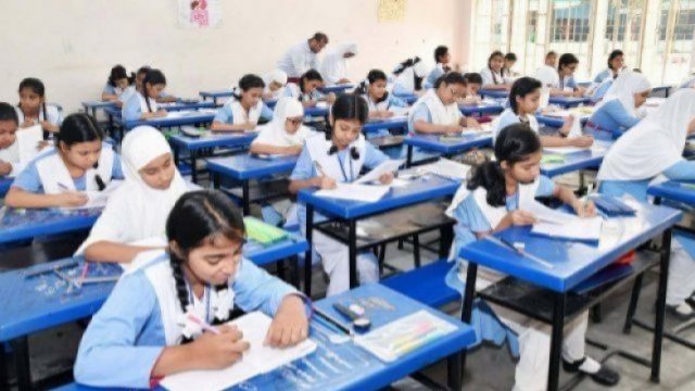 স্বাস্থ্যবিধি মেনে স্কুল-কলেজে ক্লাস শুরুর প্রস্তুতির তথ্য চায় অধিদপ্তর 