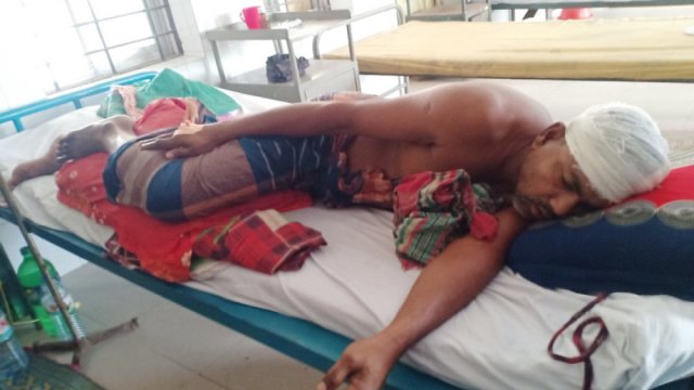 ঘুষ চাওয়ার প্রতিবাদ করায় শিক্ষককে জরিমানা | মাদরাসা নিউজ 