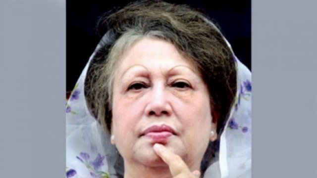নিজে নিজে হাঁটতে পারছেন না খালেদা জিয়া | বিবিধ নিউজ 