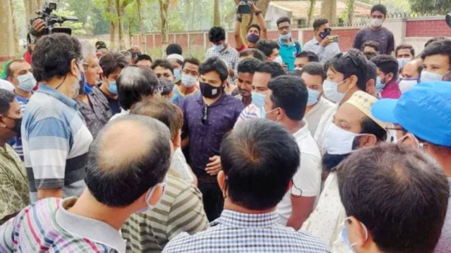 রাবিতে শিক্ষক-ছাত্রলীগ হাতাহাতি | বিশ্ববিদ্যালয় নিউজ 