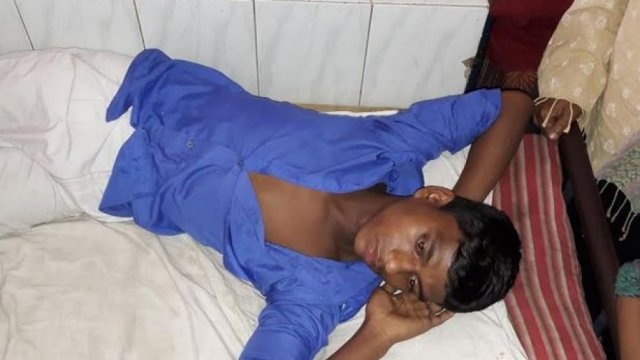 পরীক্ষার ফল প্রকাশের দাবিতে অনার্স ৪র্থ বর্ষের শিক্ষার্থীদের মানববন্ধন | বিশ্ববিদ্যালয় নিউজ 
