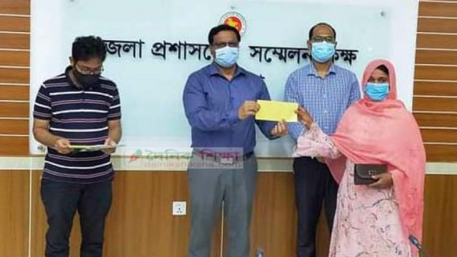প্রধানমন্ত্রীর উপহার পেলেন কিন্ডারগার্টেনের ১০০ শিক্ষক | স্কুল নিউজ 