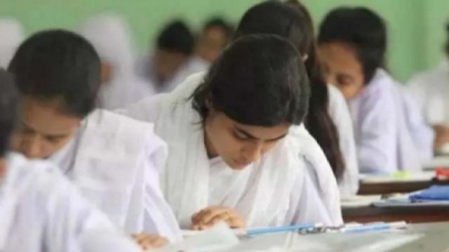 স্বাস্থ্যবিধি মেনে সব কেন্দ্রকে নিতে হবে এইচএসসি পরীক্ষা | কলেজ নিউজ 