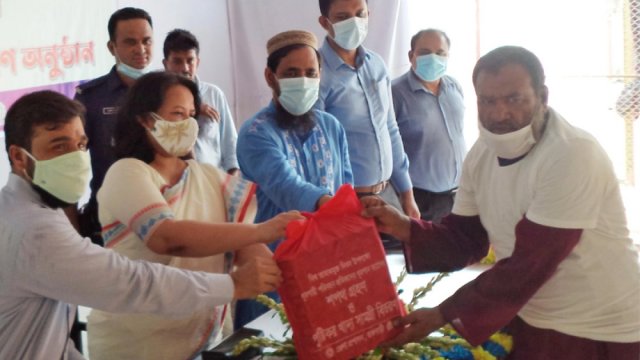 ধূমপান বর্জনের শপথ নিলেন পরিবহন শ্রমিকরা | বিবিধ নিউজ 