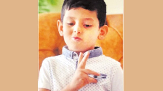 ৫ বছরেই ল্যাঙ্গুয়েজ শিক্ষক! 