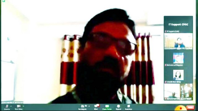সব মুক্তিযোদ্ধাকে ‘অপমান’ করেছে শিক্ষা ক্যাডারের লতিফ : অধিদপ্তরের নীরবতায় ক্ষোভ 