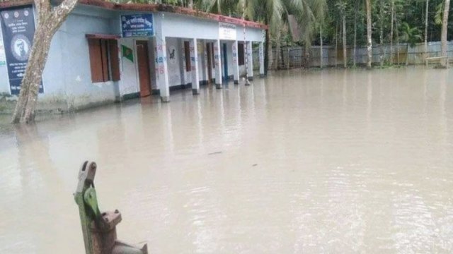 সাত শতাধিক স্কুল কলেজ পানির নিচে | কলেজ নিউজ 