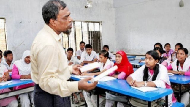 সাপ্তাহিক ছুটি দুইদিন, শিক্ষকদের প্রস্তুত করাই বড় চ্যালেঞ্জ 