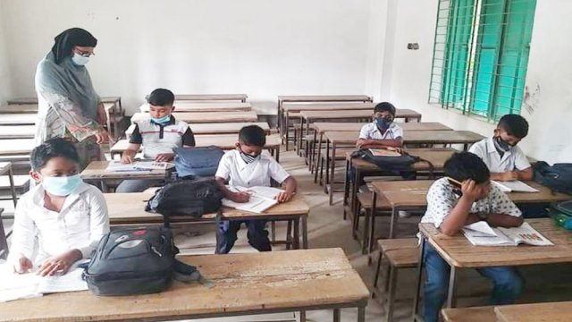 অনুপস্থিত শিক্ষার্থীদের উপস্থিতি নিশ্চিত করতে হবে শিক্ষকদের | স্কুল নিউজ 