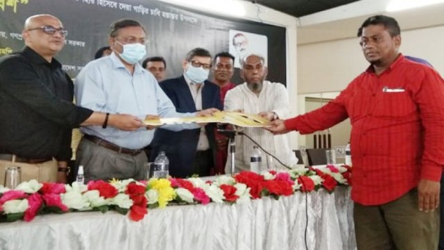 নির্ভীক বস্তুনিষ্ঠ সাংবাদিকতায় দেশ ও সমাজ উপকৃত হয় : তথ্যমন্ত্রী | বিবিধ নিউজ 
