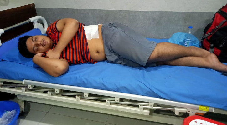 ছাত্রকে প্রকাশ্যে কুপিয়ে হত্যা, ভিডিও ভাইরাল