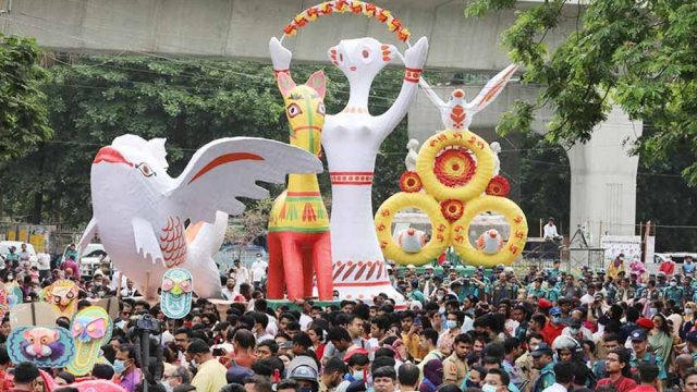 ছবিতে নববর্ষ উদযাপন | বিবিধ নিউজ 