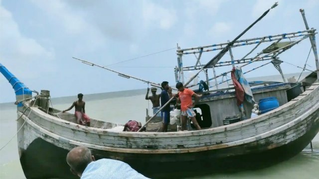 বাস-মোটরসাইকেল সংঘর্ষে কলেজছাত্রসহ নিহত ২ | কলেজ নিউজ 