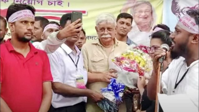 শিক্ষক নিয়োগে প্যানেল প্রত্যাশীদের অনশন ভাঙালেন অধ্যাপক জাফর ইকবাল | ড. জাফর ইকবাল নিউজ 