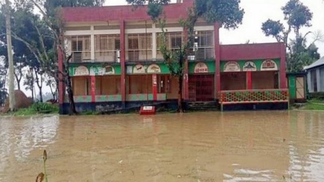 বন্যা কবলিত শিক্ষা প্রতিষ্ঠান-শিক্ষার্থীদের তথ্য চায় সরকার | স্কুল নিউজ 