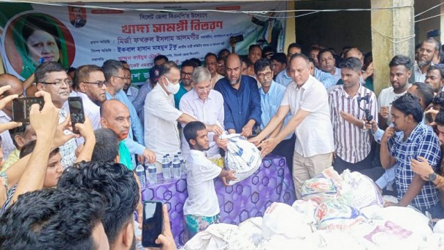 বন্যার্তদের পাশে মির্জা ফখরুল | বিশ্ববিদ্যালয় নিউজ 