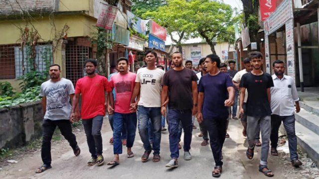 চিলমারীতে ছাত্রদলের বিক্ষোভ মিছিল 