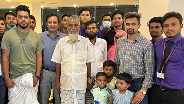 লুঙ্গি পরেই সিনেমা দেখলেন সেই সামান আলী | বিবিধ নিউজ 