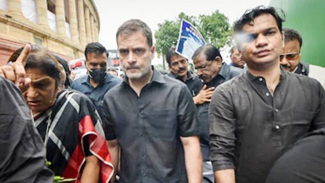 রাহুল ও প্রিয়াংকা গান্ধী আটক | বিবিধ নিউজ 