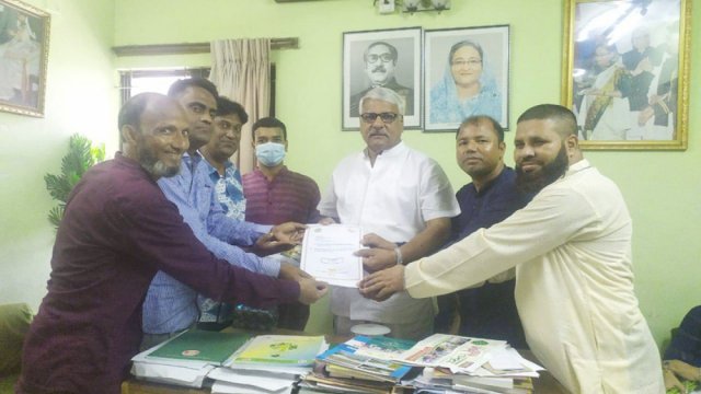 পরীক্ষক পরিচয়ে ব্যবসা কবে বন্ধ হবে? | সম্পাদকের কলাম নিউজ 