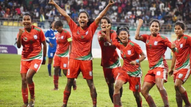 শত বাধা পেরিয়ে শিরোপা, কলসিন্দুরে আনন্দের বন্যা 