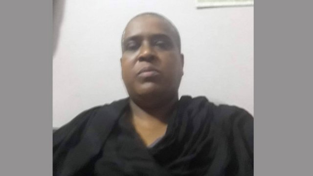 চুল বেণি করায় ছাত্রীদের ‘মারধর’, মাথা ন্যাড়া করে শিক্ষিকার প্রতিবাদ | স্কুল নিউজ 