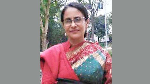 শিক্ষা অফিসারের বেপরোয়া ঘুষবাণিজ্য : এমপির কাছে তিনশ শিক্ষক | এমপিও নিউজ 