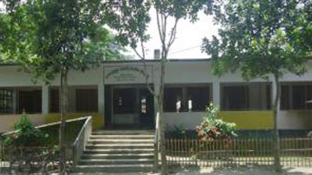 মাঠ নেই মানিকগঞ্জের ৭৮ বিদ্যালয়ে | স্কুল নিউজ 