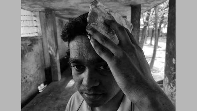 ঢাবির ক্যান্টিনের খাবারে মাছি, কর্মচারীর মাথা ফাটালেন ছাত্রলীগ নেতা | বিশ্ববিদ্যালয় নিউজ 