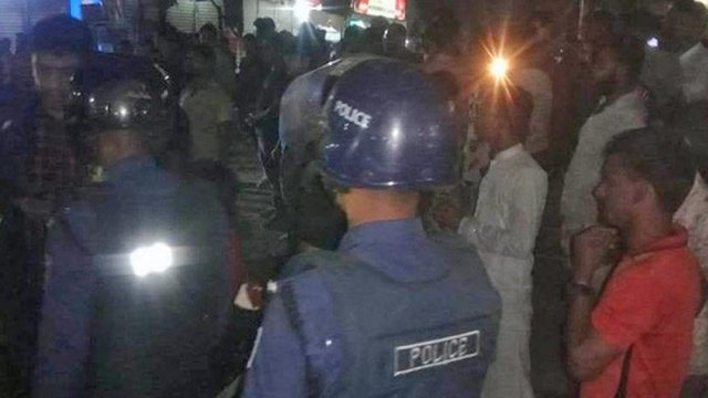 ড্যাফোডিল শিক্ষার্থীদের সঙ্গে লেগুনা শ্রমিকদের সংঘর্ষ, আহত ২৫ | বিশ্ববিদ্যালয় নিউজ 