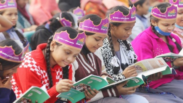 পাঠ্যবইয়ের ভুল সংশোধনে তালগোল | বই নিউজ 